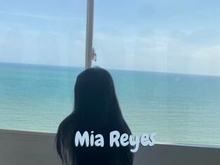 Mia_Reyes