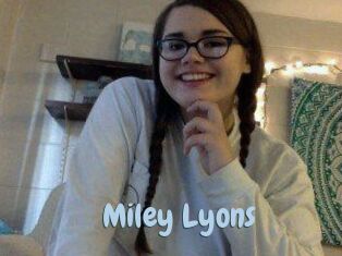 Miley_Lyons