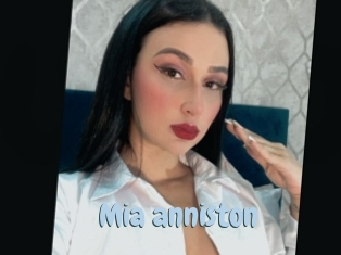 Mia_anniston